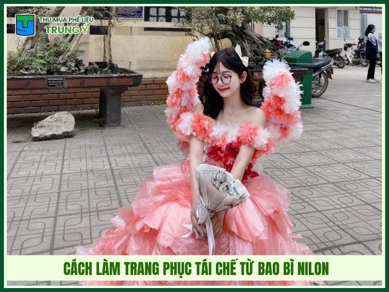 Cách làm trang phục tái chế từ bao bì nilon