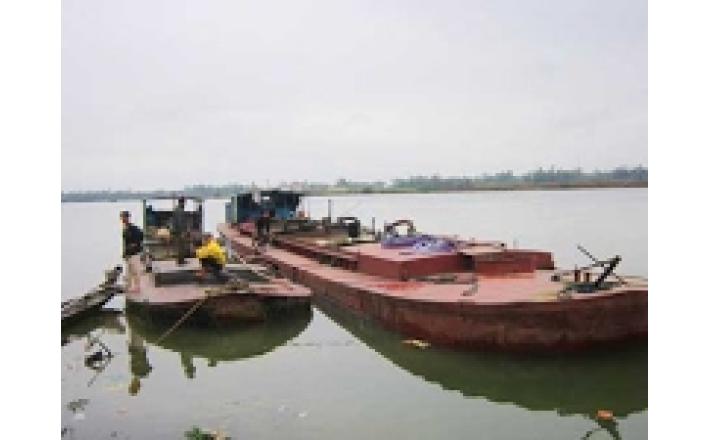 Thanh lý xà lan cũ